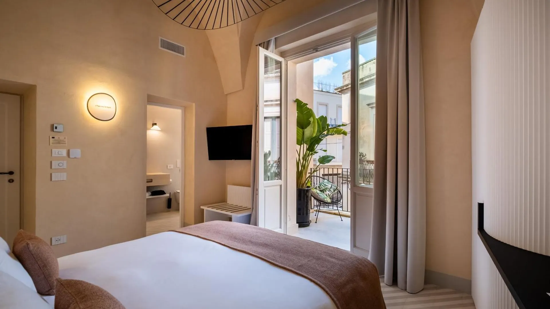 Palazzo Paisiello - Luxury Rooms Lecce 0*,  Italy